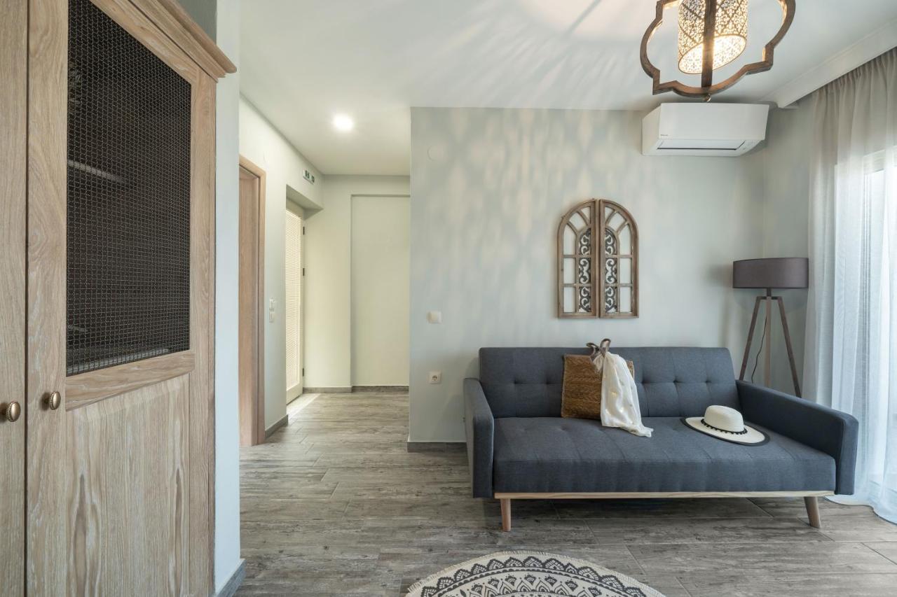 Mon Avis Boutique Hotel Chrysi Ammoudia Bagian luar foto